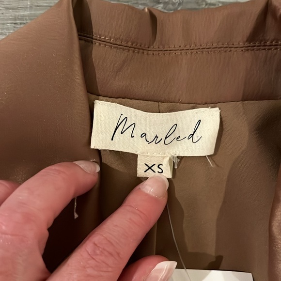 Blazer - Picture 2 of 3